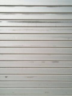 How to clean aluminum door threshold