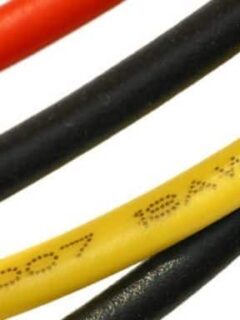 is the common wire hot or neutral