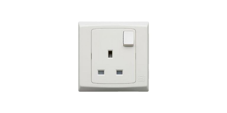 how to make a switched outlet hot all the time