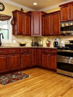 how much does it cost to paint kitchen cabinets