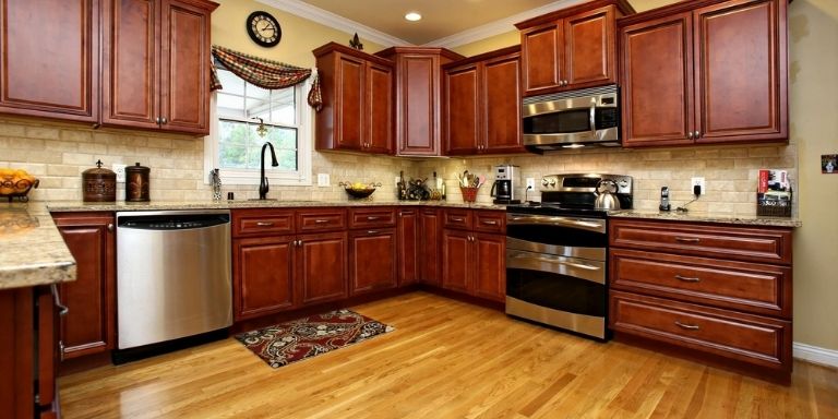 how much does it cost to paint kitchen cabinets