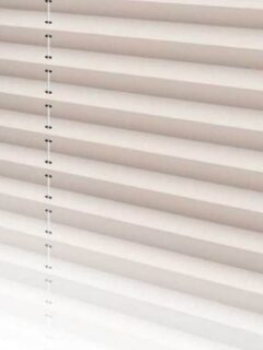 how to lower blinds with four strings