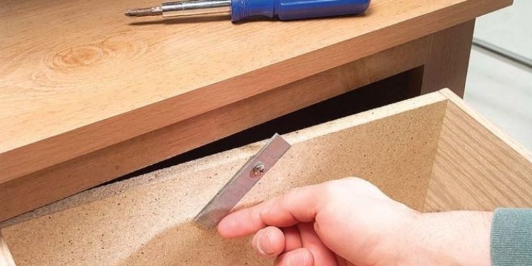 how to remove drawers with stops