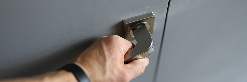 How To Unlock A Magnetic Door Lock [5 Simple Methods] 2