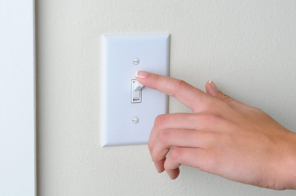 Two Way Switch Not Working: 2 Reasons & Simple Solutions - Home Arise