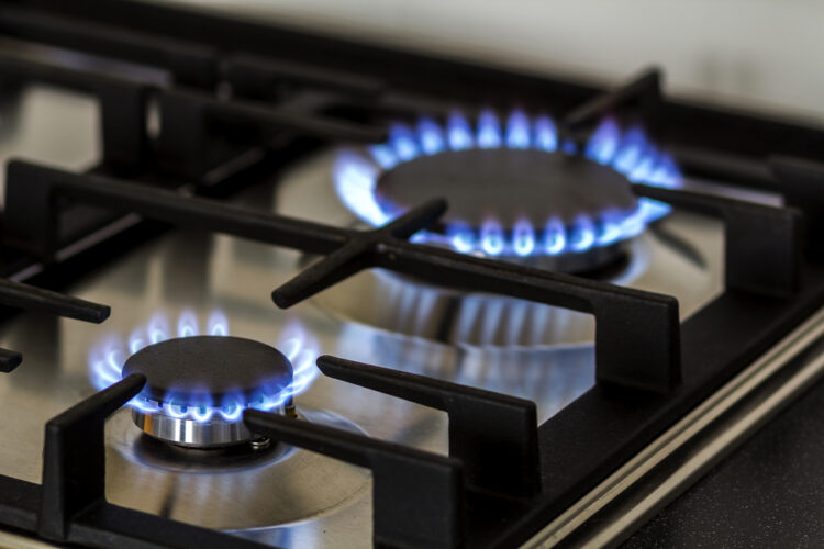 Gas Oven Won't Stay On or Heat Up? Try These Troubleshooting Tips 1